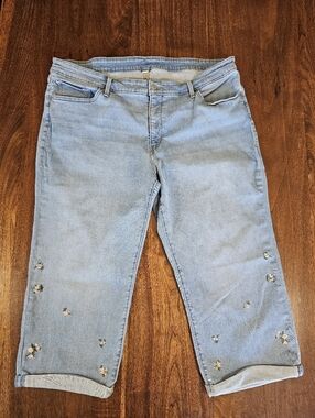 Women's Plus Size Levi Jean Capris Floral Stitching Light Blue Wash Size 22W